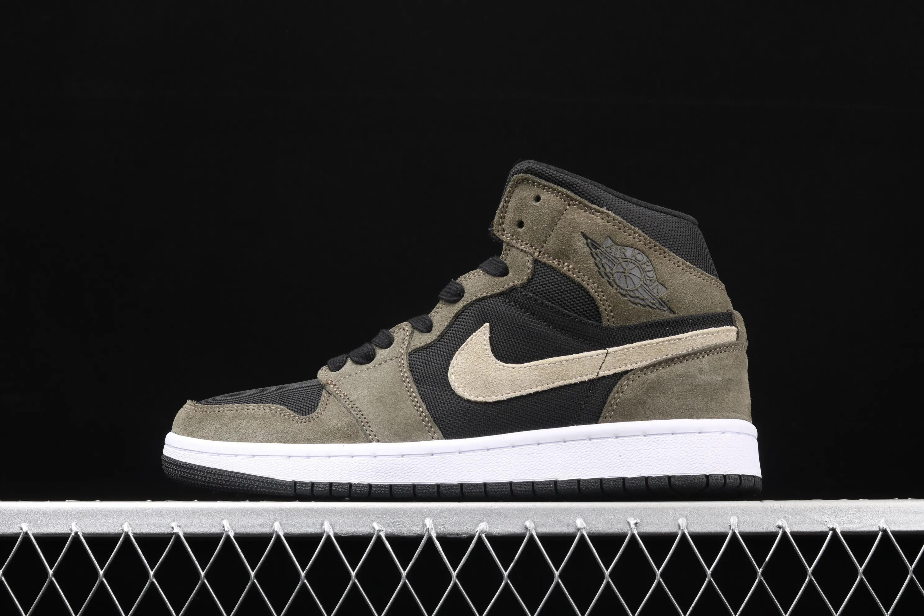 All categories Air Jordan Jordan series basketball shoes Air Jordan 1 Mid Air Jordan 1 Mid AJ1 Joe 1 mid-top series military green color BQ6472-030
